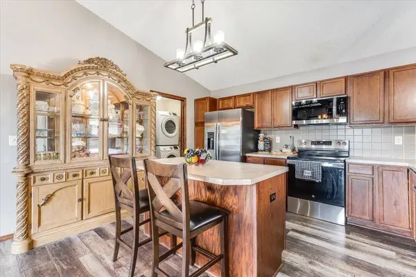 1879 W Lakeview Ct, Haysville, KS 67060