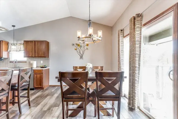 1879 W Lakeview Ct, Haysville, KS 67060
