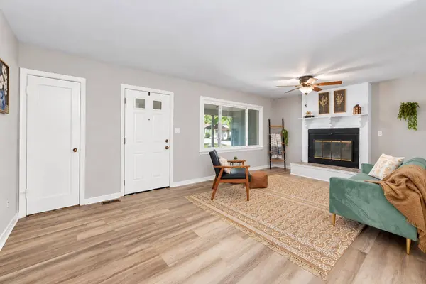 822 S Edgemoor St, Wichita, KS 67218