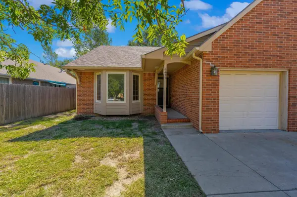 9425/9427 E Longlake, Wichita, KS 67207