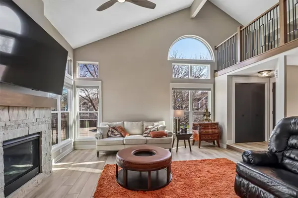 2618 82nd Street, Urbandale, IA 50322