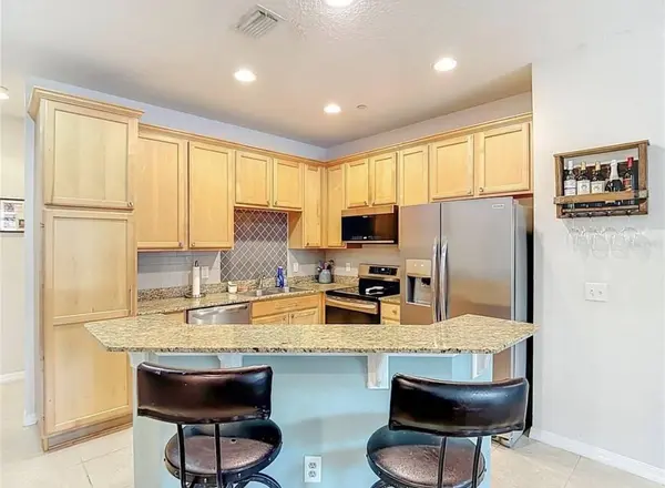 2426 Middelton Grove Dr, Brandon, FL 33511-4775