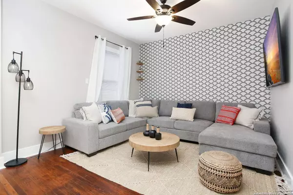 230 Thompson, San Antonio, TX 78225