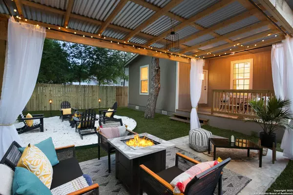 230 Thompson, San Antonio, TX 78225