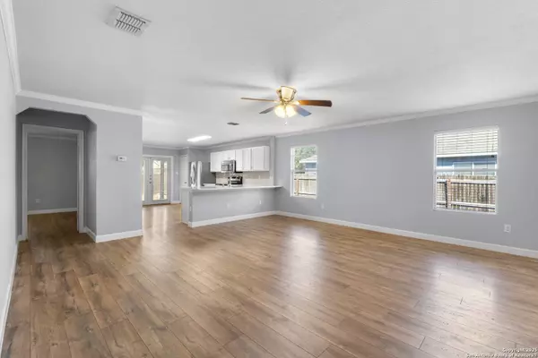 8119 Running Hollow, Selma, TX 78154