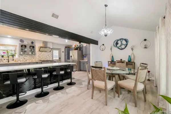 87 Roundup Dr, Castle Hills, TX 78213