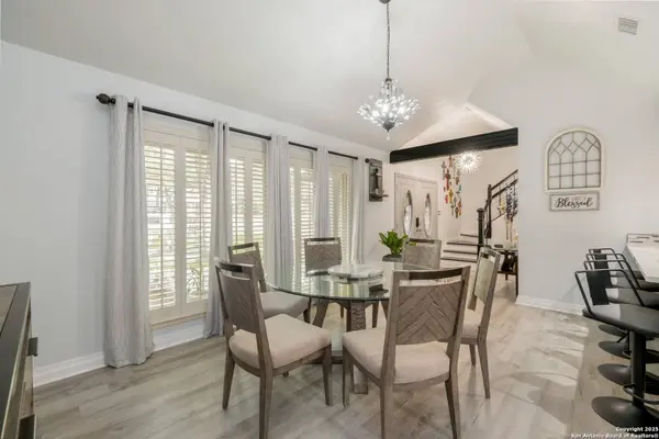 87 Roundup Dr, Castle Hills, TX 78213