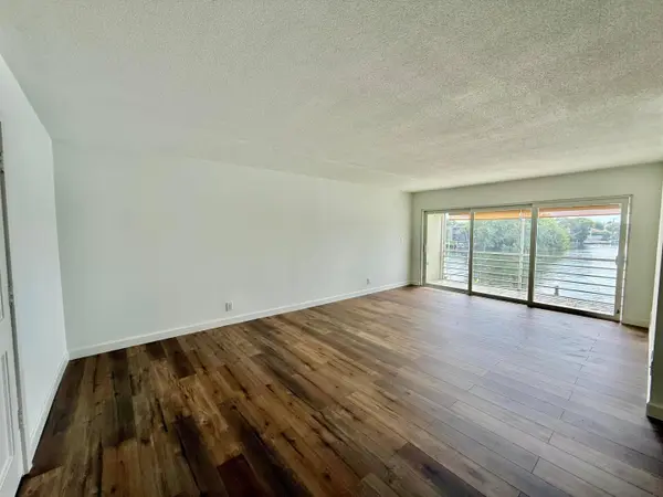 412 Northlake CT #Apt 5, North Palm Beach, FL 33408
