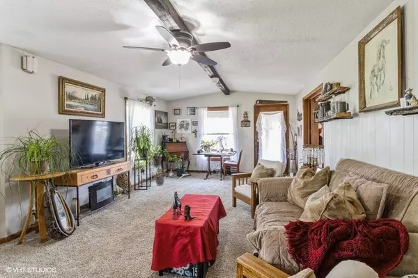 906 Grove Street, Adel, IA 50003