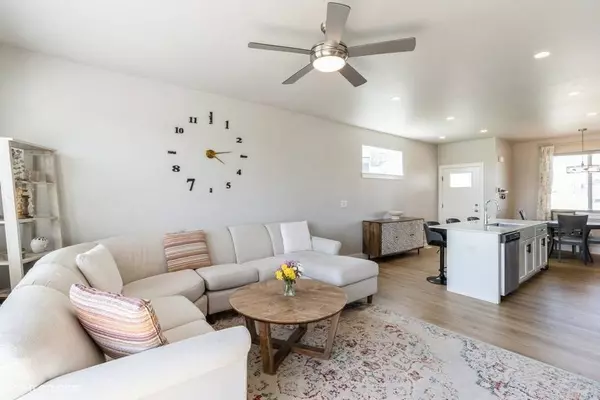 5102 155th Street, Urbandale, IA 50323