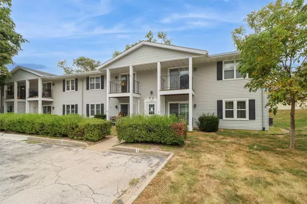 1252 49th Street #4, West Des Moines, IA 50266