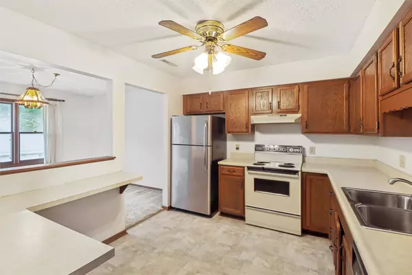 1252 49th Street #4, West Des Moines, IA 50266