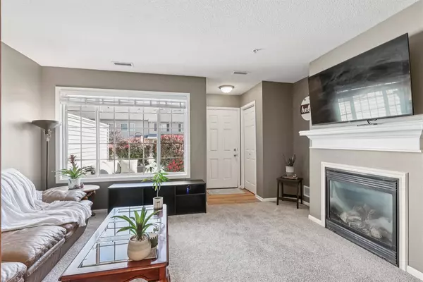 8610 Ep True Parkway #2009, West Des Moines, IA 50266