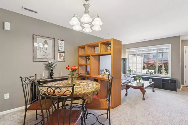 8610 Ep True Parkway #2009, West Des Moines, IA 50266