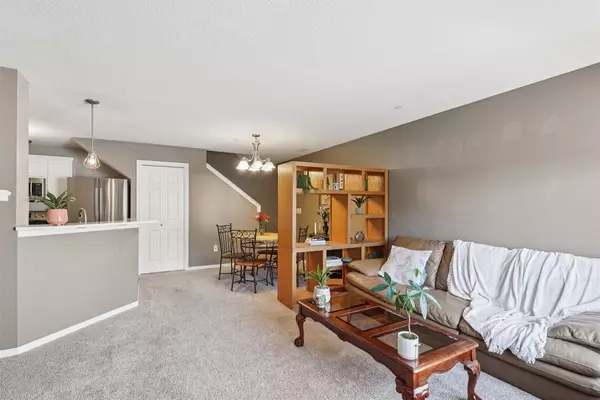 8610 Ep True Parkway #2009, West Des Moines, IA 50266