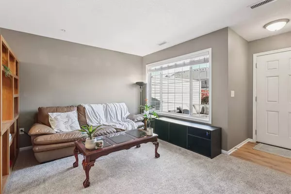 8610 Ep True Parkway #2009, West Des Moines, IA 50266