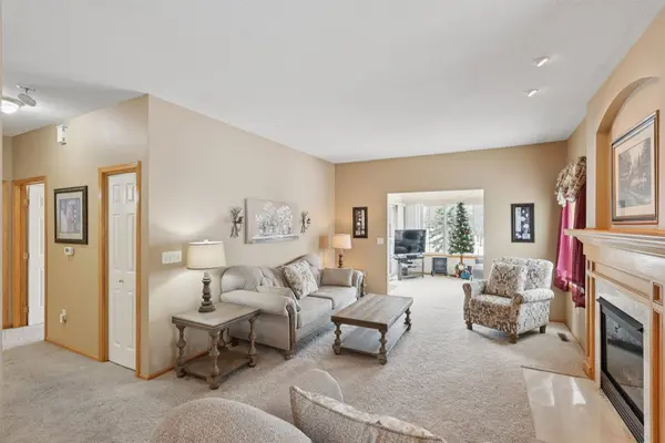 7610 Wistful Vista Drive #1002, West Des Moines, IA 50266