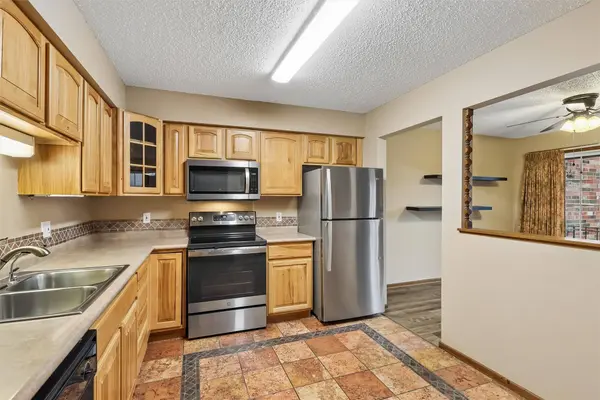 4733 Woodland Avenue #2, West Des Moines, IA 50266