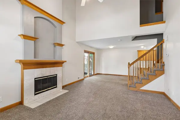 811 Burr Oaks Drive #208, West Des Moines, IA 50266