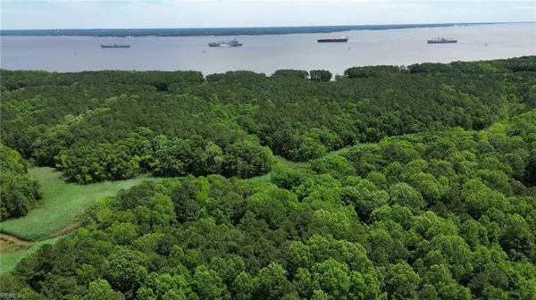 1217 Creekway DR, Smithfield, VA 23430