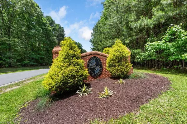 1217 Creekway DR, Smithfield, VA 23430