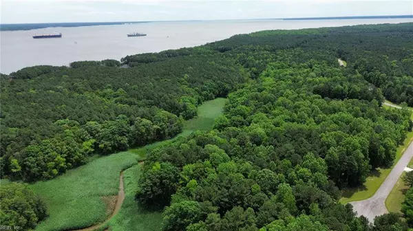 1217 Creekway DR, Smithfield, VA 23430