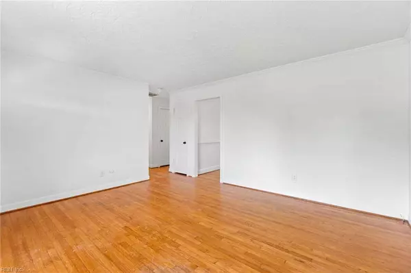 4876 Nansemond PW, Suffolk, VA 23435