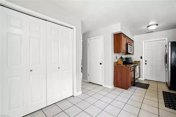 5392 Chatham Lake DR, Virginia Beach, VA 23464