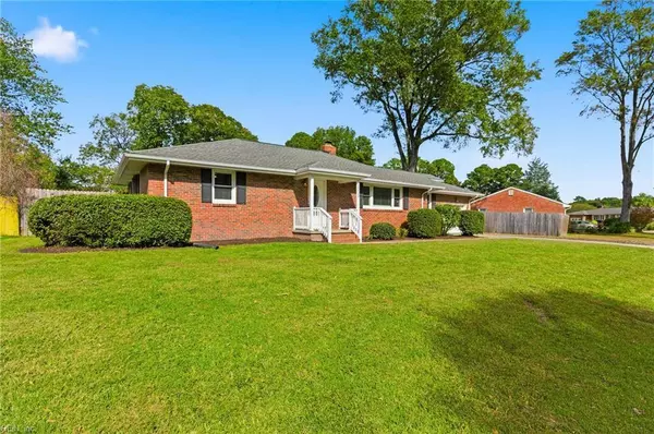 5000 Regina LN, Virginia Beach, VA 23455