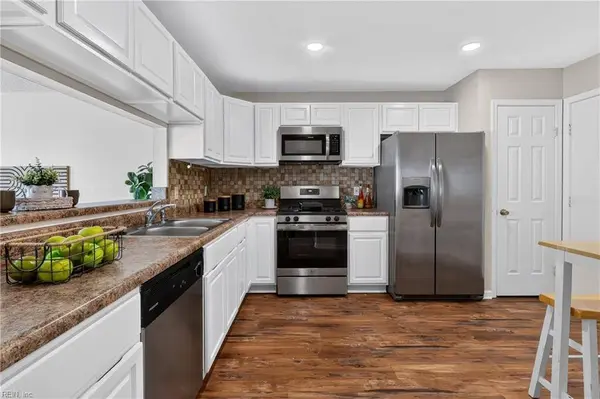 817 Quesnel DR, Virginia Beach, VA 23454