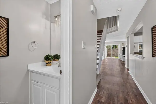 817 Quesnel DR, Virginia Beach, VA 23454