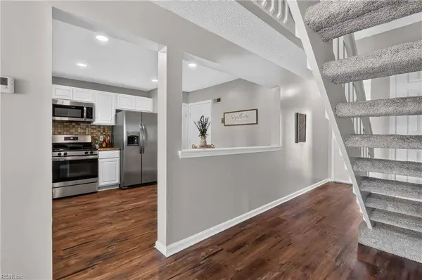 817 Quesnel DR, Virginia Beach, VA 23454