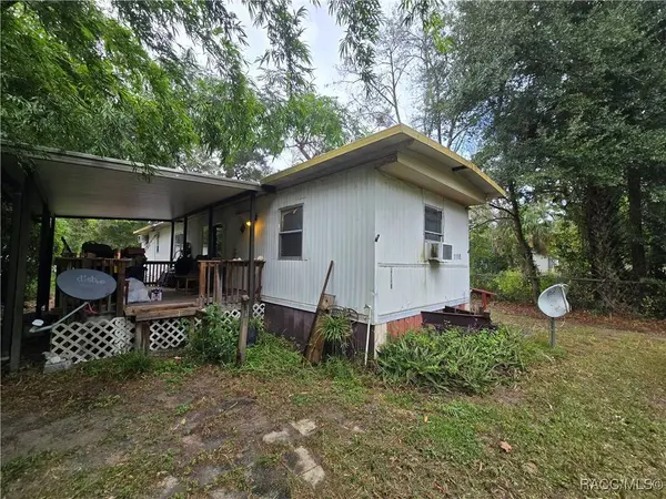 7155 W Gator LN, Crystal River, FL 34428