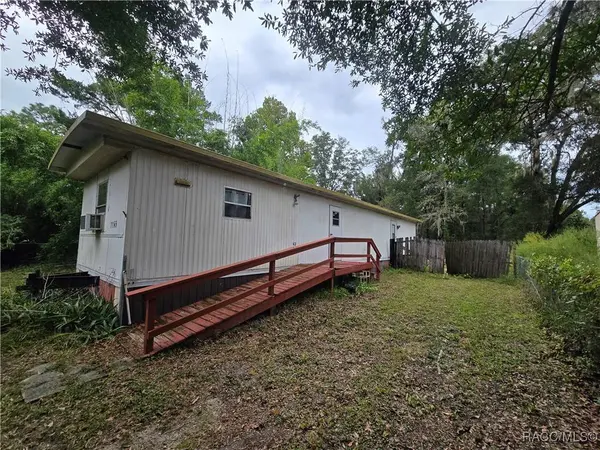 7155 W Gator LN, Crystal River, FL 34428