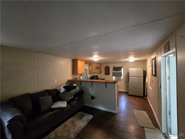 7155 W Gator LN, Crystal River, FL 34428