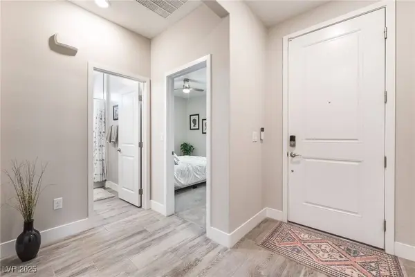 9973 Chrysolite PL, Las Vegas, NV 89143