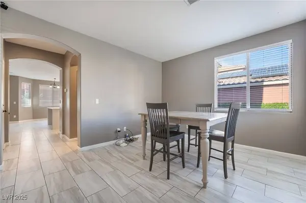5399 Raccoon Valley LN, Las Vegas, NV 89122