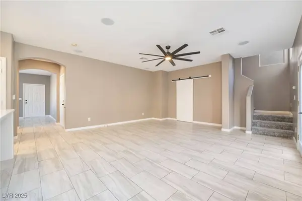 5399 Raccoon Valley LN, Las Vegas, NV 89122