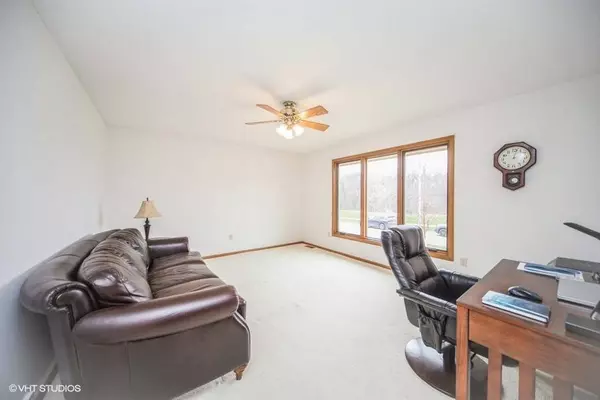 7500 Plum Drive, Urbandale, IA 50322