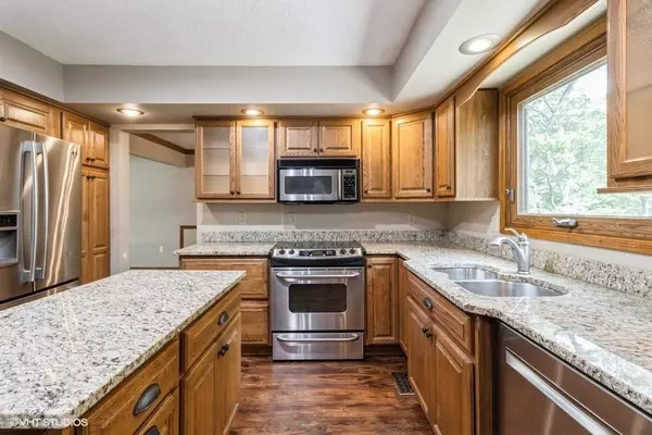 6406 Theresa Drive, Johnston, IA 50131