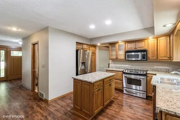 6406 Theresa Drive, Johnston, IA 50131