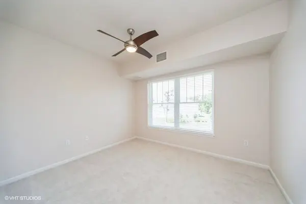 9001 Windsor Parkway #317, Johnston, IA 50131