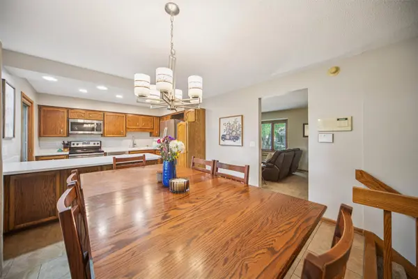 9452 Lincoln Avenue, Clive, IA 50325