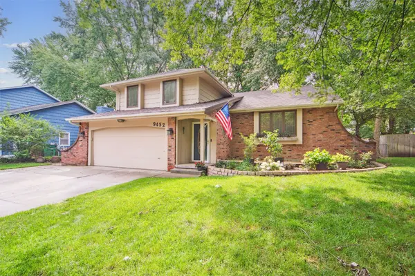 9452 Lincoln Avenue, Clive, IA 50325