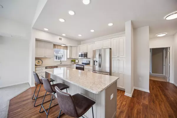 9001 Windsor Parkway #302, Johnston, IA 50131