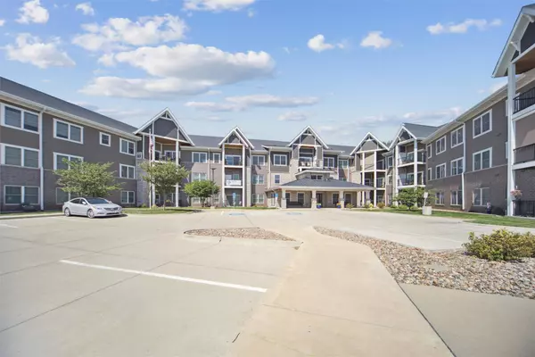 9001 Windsor Parkway #302, Johnston, IA 50131