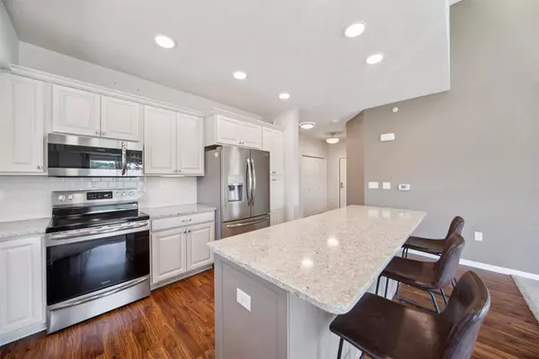 9001 Windsor Parkway #302, Johnston, IA 50131