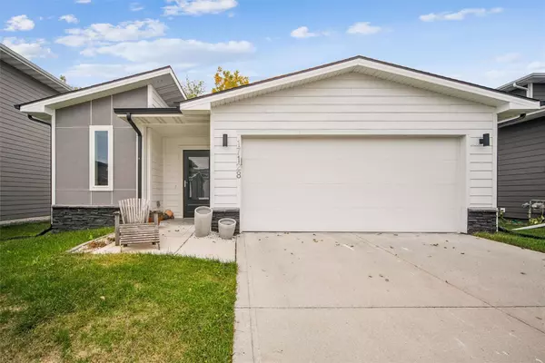 17128 Mistflower Lane, Urbandale, IA 50323