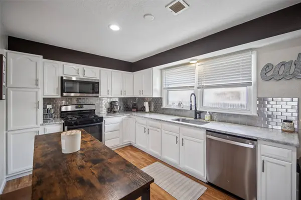 5425 NW 4th Court, Des Moines, IA 50313