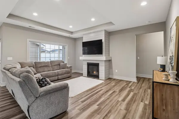 8968 Jem Lane, West Des Moines, IA 50266